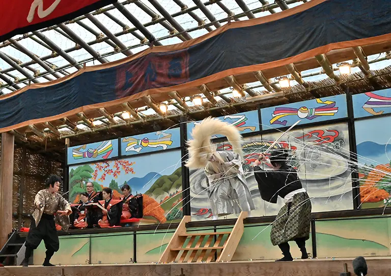 西塩子の回り舞台